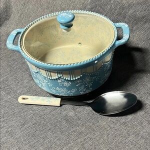 Temp-Tations Blue and Cream Floral Pot with Spoon